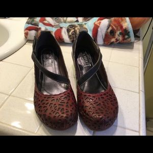 L'Artiste by Spring Step
Melinda Slip-On